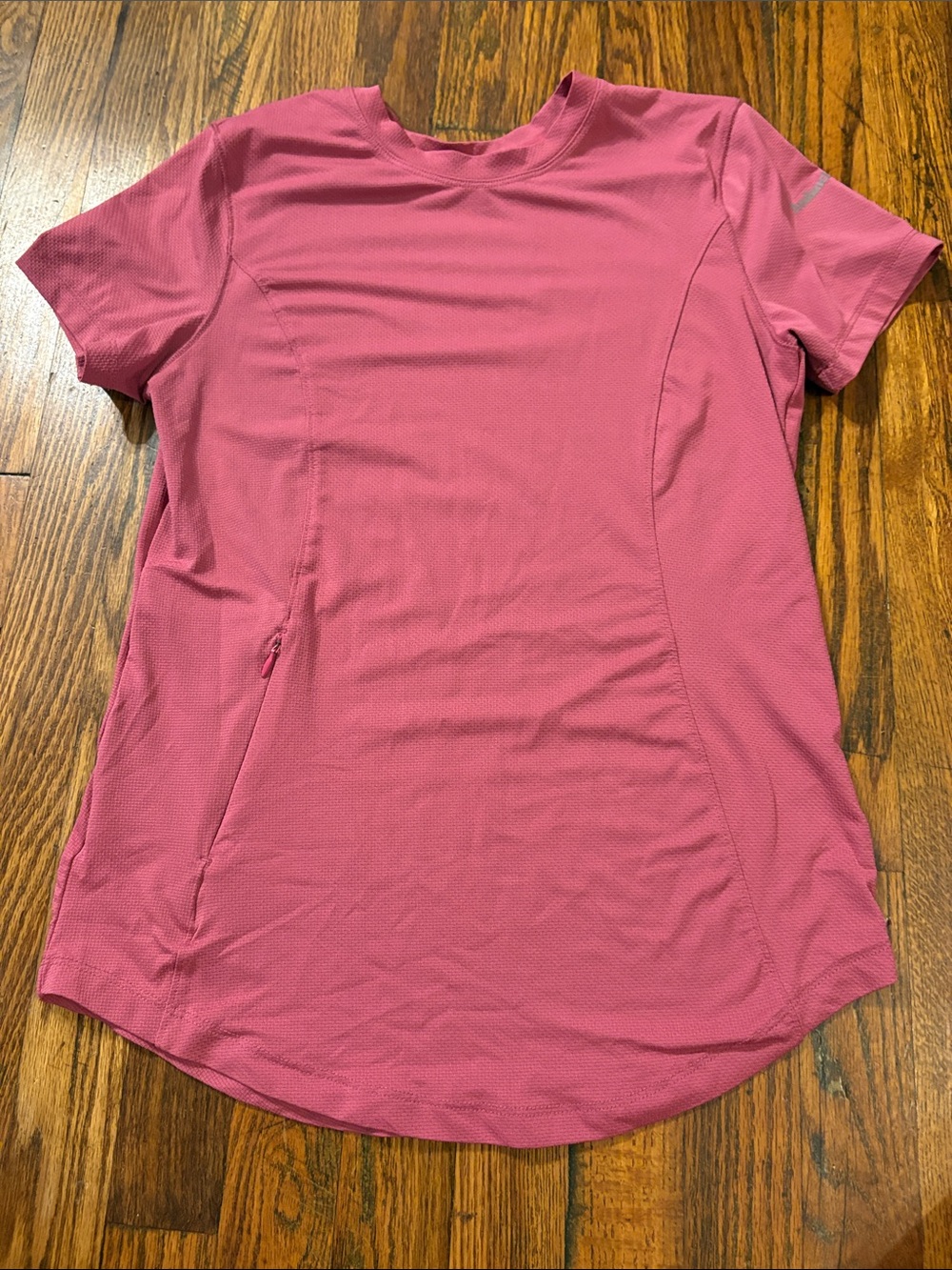 🎉Like New! Avalanche Women’s Short Sleeve Tee — Rose Pink